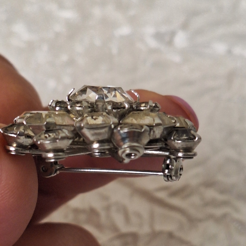 Vtg Riveted Clear Sparkling Rhinestone Stacked Brooch Pin  Silver Tone - Picture 4 of 6